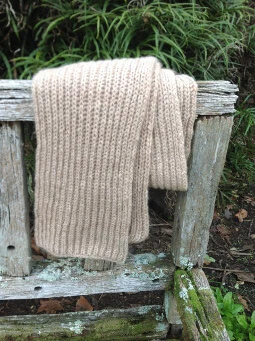 Medium fawn ribbed scarf